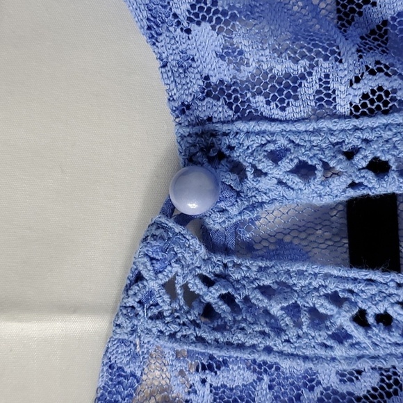 Altar'd State lace and crochet open back sleeveless shirt periwinkle Size Small - Picture 8 of 8